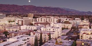 满月在北好莱坞-无人机拍摄