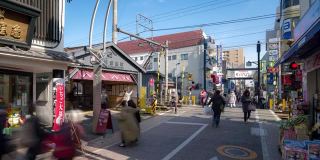 在日本东京品川东岸吉座购物街，挤满了游客