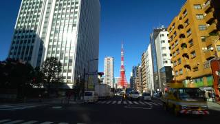 蓝色天空的东京塔。东京的城市视频素材模板下载