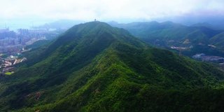 以香港狮子山为背景的城市