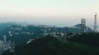 日落时分，香港维多利亚山顶的电台视频素材模板下载