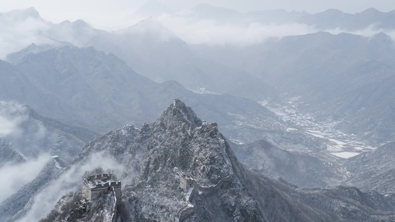 雪后的长城，云雾中的自然风光(延时)