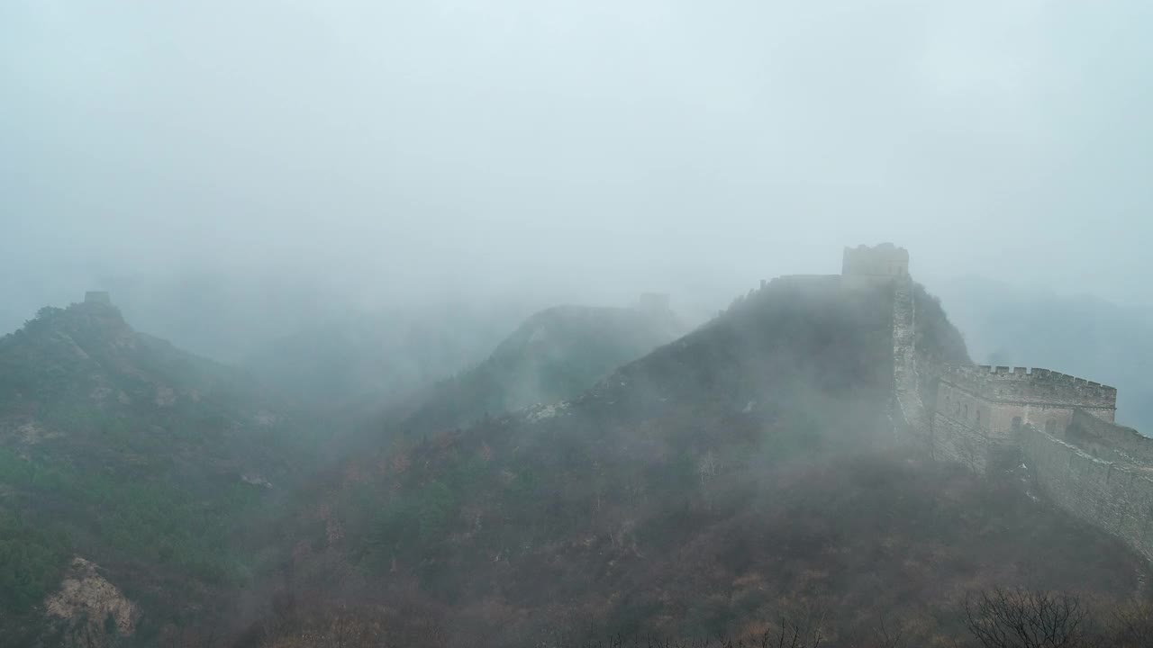 春雨中的长城，雨雾中的自然风光(延时)