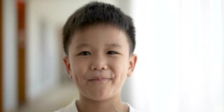 亚洲孩子微笑。33、牙科保健理念，幸福与纯真