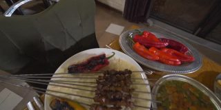 近距离观看地区加济安泰普食品。美味的土耳其美食