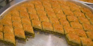 在加齐安泰普的美味土耳其果仁蜜饼，令人惊叹