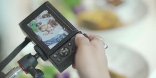 拍摄过程中食物在摄像机上显示的视频