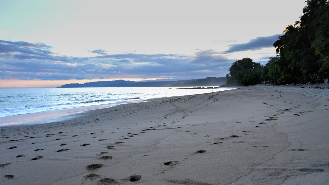 海滩日出，蒙特祖玛，蓬塔雷纳斯省，哥斯达黎加