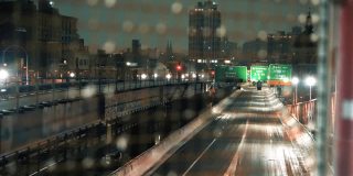布鲁克林皇后区高速公路晚上空荡荡的