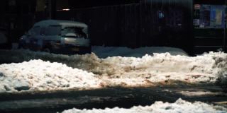 大雪过后扫雪机的街道