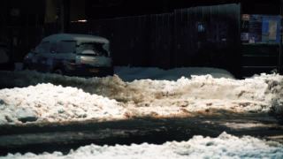 大雪过后扫雪机的街道视频素材模板下载