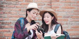 美丽的亚洲女游客在老城，旅游度假
