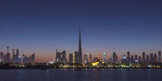 4K时间推移-城市天际线和城市景观在日出在阿联酋迪拜。