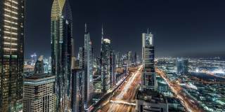 T/L ZI鸟瞰图迪拜天际线在晚上/迪拜，阿联酋