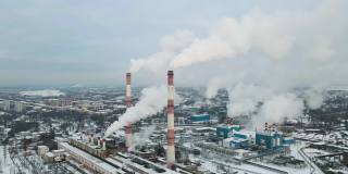 工业管道排放到大气中的气体。