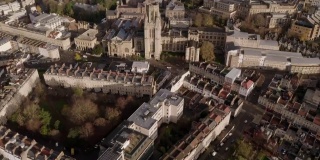 英国布里斯托尔宁静的乔治伯克利广场上，空中接近布里斯托尔大学