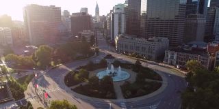 鸟瞰图的空洛根广场圈，喷泉，费城商业区和市政厅宾夕法尼亚州