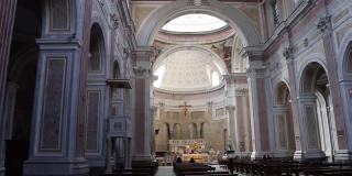 那不勒斯-圣乔瓦尼马焦雷教堂概览