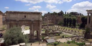 古罗马遗址的慢镜头全景。意大利罗马市中心的古罗马广场