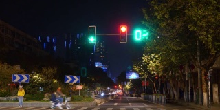 南京市中心城区夜景时间灯火通明，市区街道全景4k中国