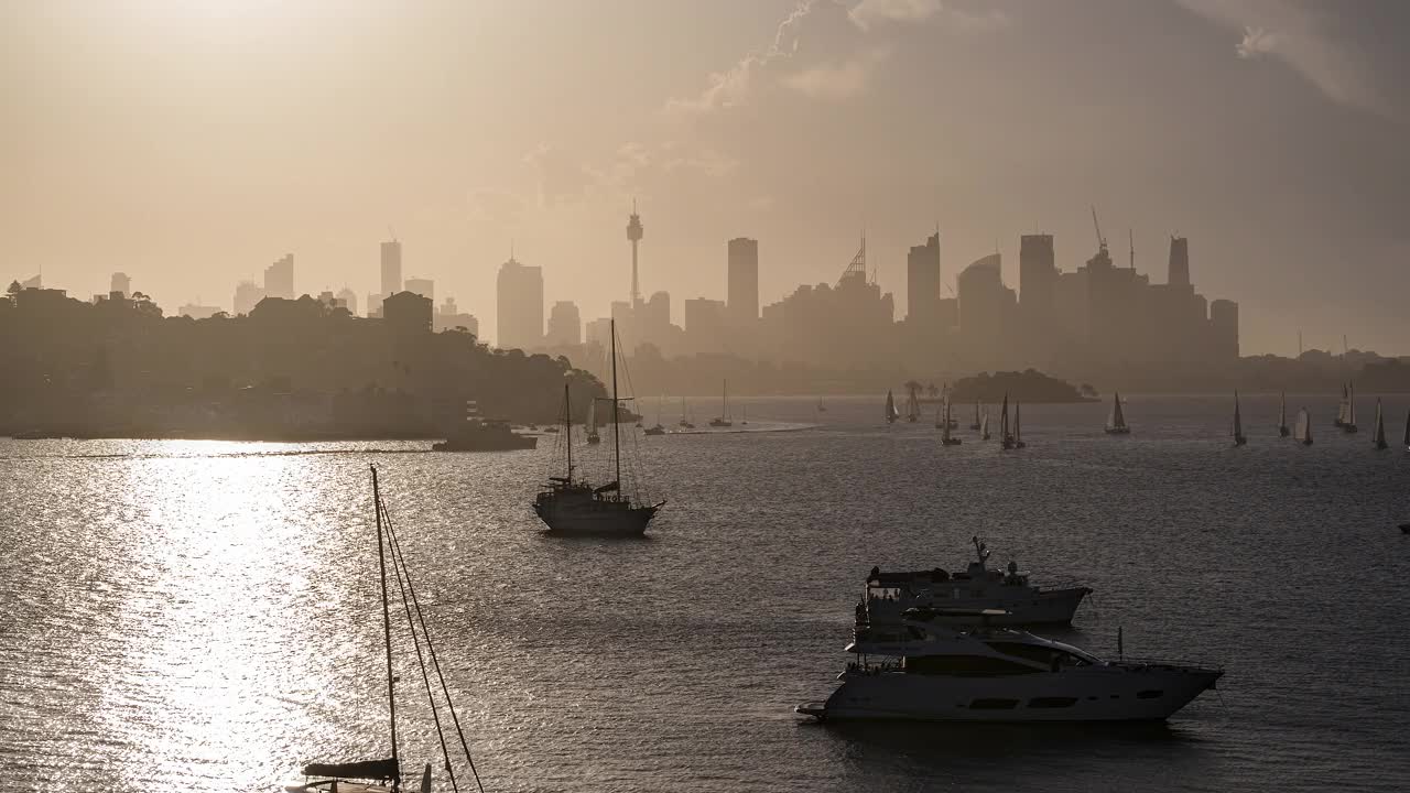 澳大利亚悉尼CBD上空的一段多彩的日落时光