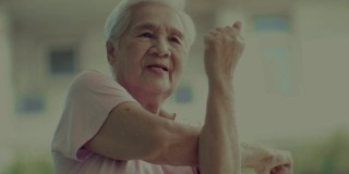 坚强美丽的老年女性，健康的生活方式
