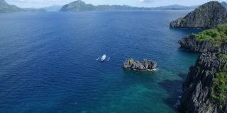 巴拉望的小泻湖，观光胜地。在菲律宾的埃尔尼多巡回演出。美丽的风景和大海的背景