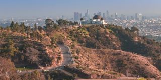 格里菲斯公园天文台和洛杉矶市中心的4K延时镜头