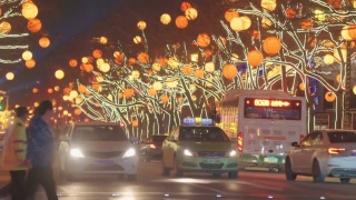 街上挂满灯笼庆祝中国新年视频素材模板下载