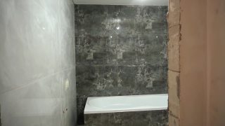 装修期间的一间空浴室视频素材模板下载