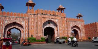 印度旅游景点和联合国教科文组织遗址的概念。钱伯尔门联合国教科文组织遗址，以其建筑和古老的粉色城市街道墙而闻名。