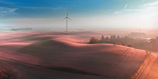 农田和风力涡轮机，替代能源，波兰农业