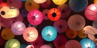 中国的灯笼，以五彩缤纷的仙灯为背景