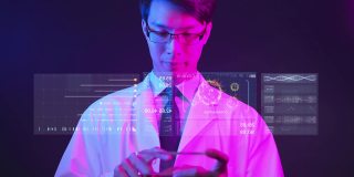科学家医学医生和病毒疫苗研究，医生在AI智能移动输入未来的病毒数据信息在移动屏幕上，医学实验室未来增强现实技术分析。