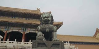 中国北京紫禁城内的大型皇家狮子雕像。