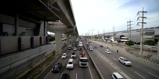 泰国曼谷高速公路交通堵塞。