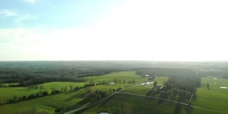 詹姆斯河流域战场密苏里早春农业和森林4K空中视频