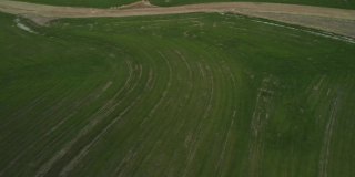 早春风暴油田和中西部农业的鸟瞰图4K视频