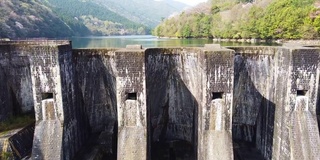 这是香川县加农寺市历史悠久的法能塘大坝的录像