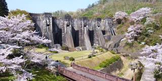 这是香川县加农寺市历史悠久的法能塘大坝的录像