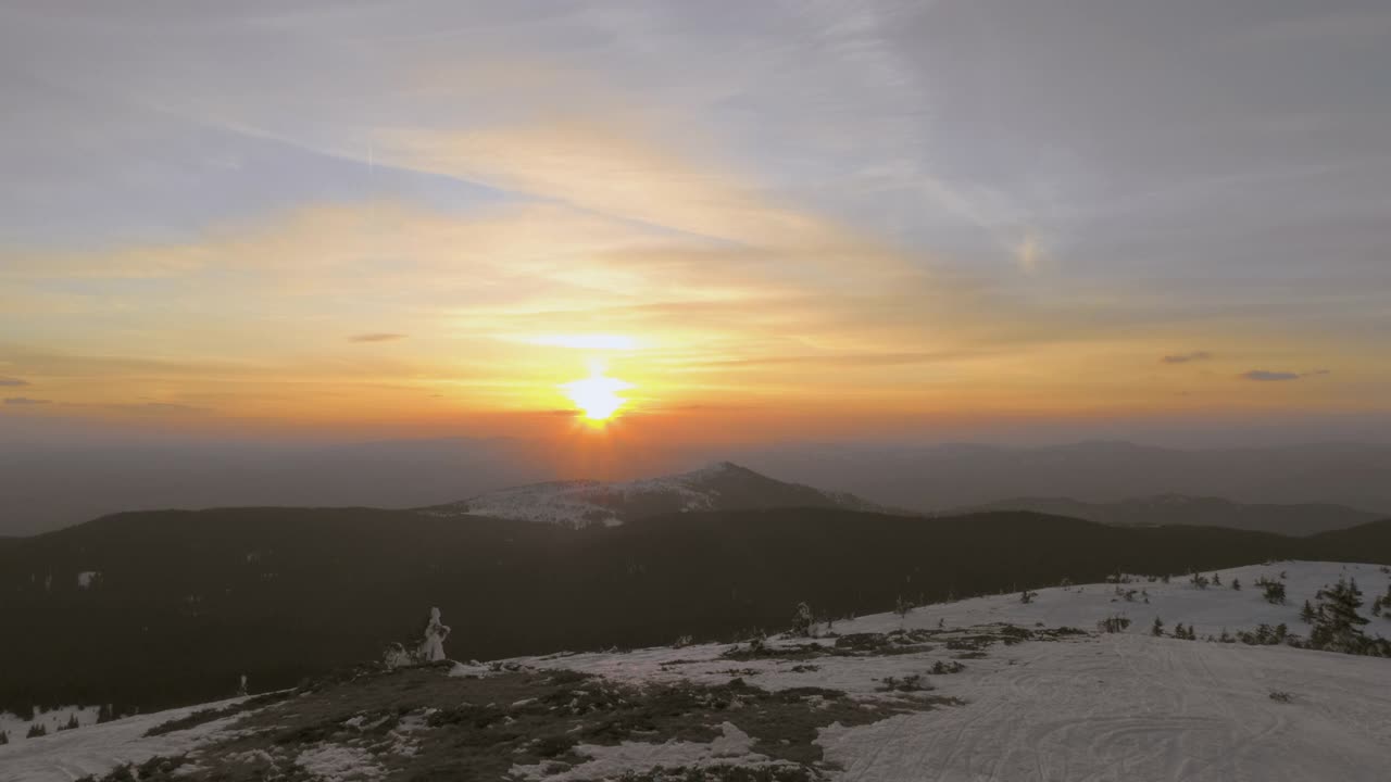 史诗山日落