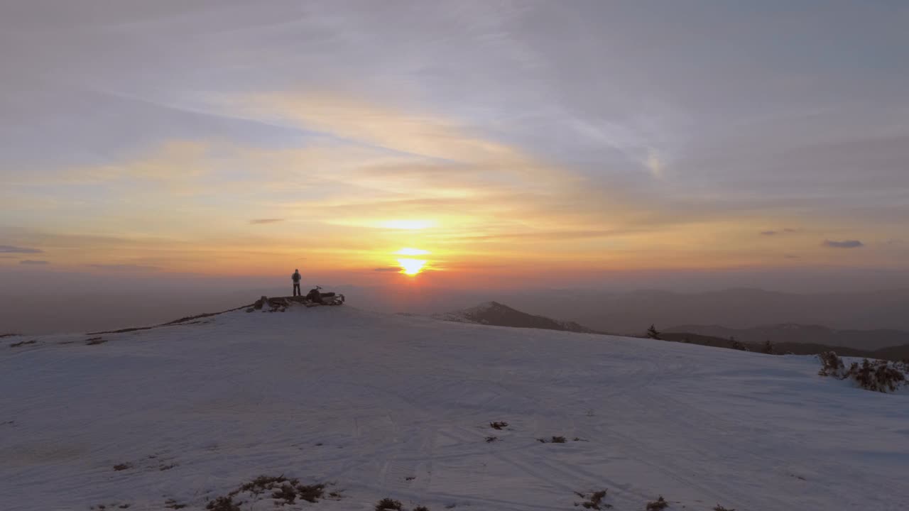 史诗山日落