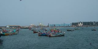 喀拉拉邦Thiruvananthapuram的Vizhinjam渔港的渔船