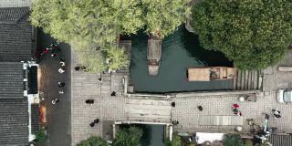 中国苏州平江历史街区的无人机视图。