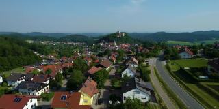 巴伐利亚州法尔肯斯坦古城周围的鸟瞰图