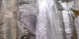 印度喜马偕尔邦马纳里的乔吉尼瀑布的慢镜头