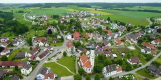 这个村庄的鸟瞰图Altenmünster在巴伐利亚