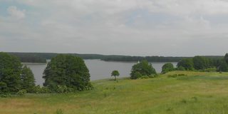 夏日美丽湖泊全景(航拍)