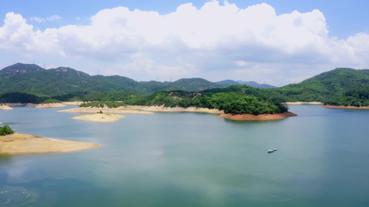 鸟瞰香港大榄涌水塘