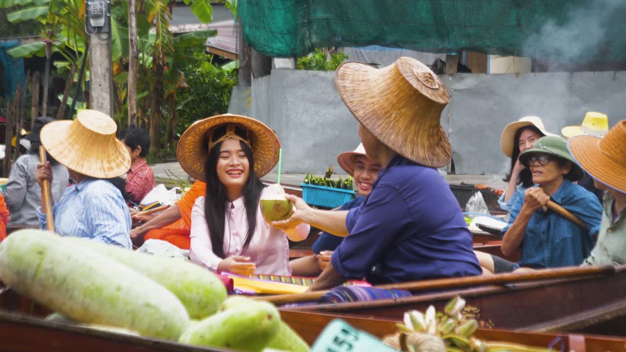 水上市场，旅游景点和购物中心的地方产品，泰国的传统文化